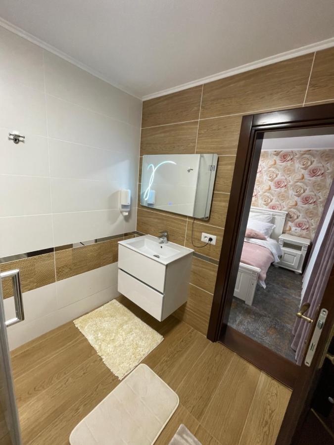 Pensiunea Alexolar New One Arada Bagian luar foto